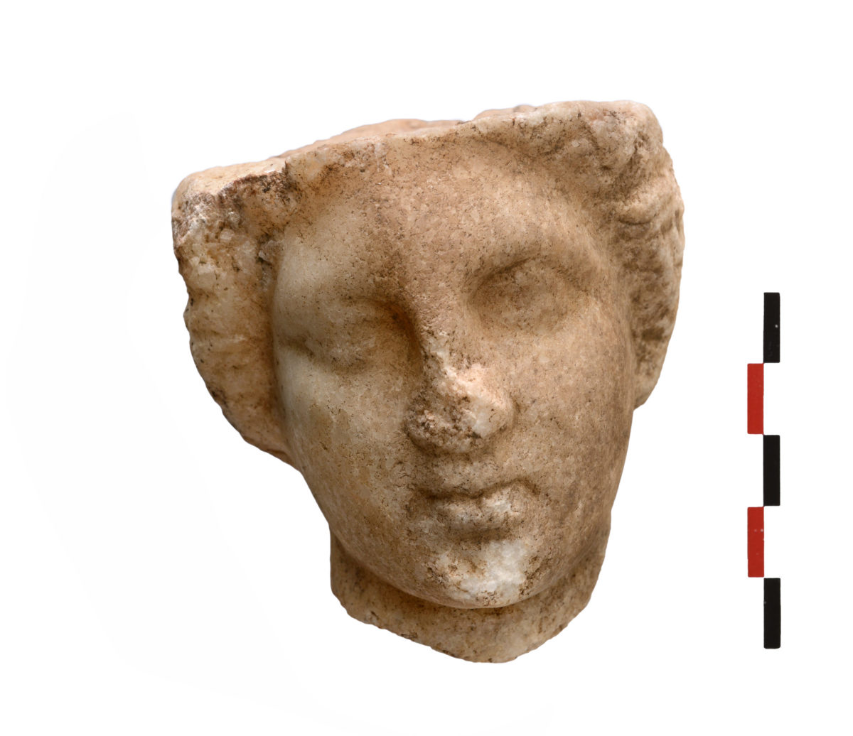 Marble head of Aphrodite from inside the cistern (photo: Kostas Xenikakis). 