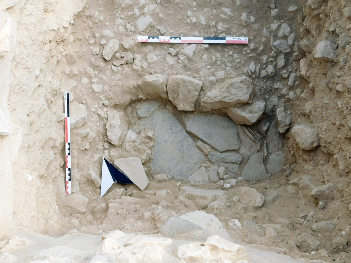 Small cist grave of the Protocycladic type.