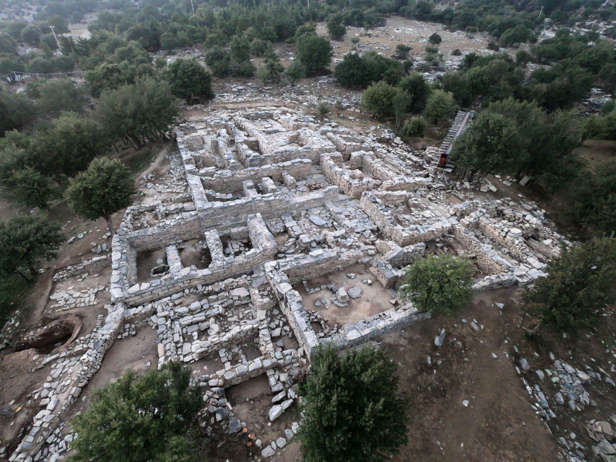 View of excavations at Zominthos (photo: Ministry of Culture and Sports/ Archaeological Society at Athens). 