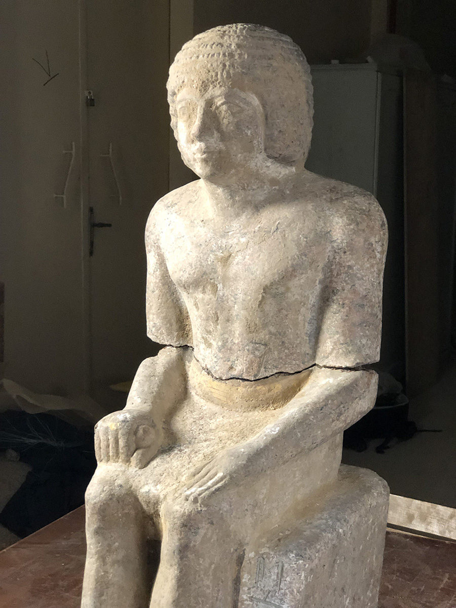 Complete granite statue of Kaires detail (c) Czech Institute of Egyptology, Faculty of Arts, Charles University.