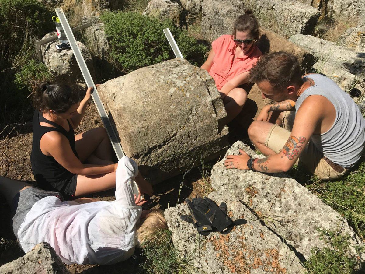 Study of the architectural elements of the Stoa at the Sanctuary of the Great Gods in Samothrace (photo: Ministry of Culture and Sports /Ephorate of Antiquities of Evros).