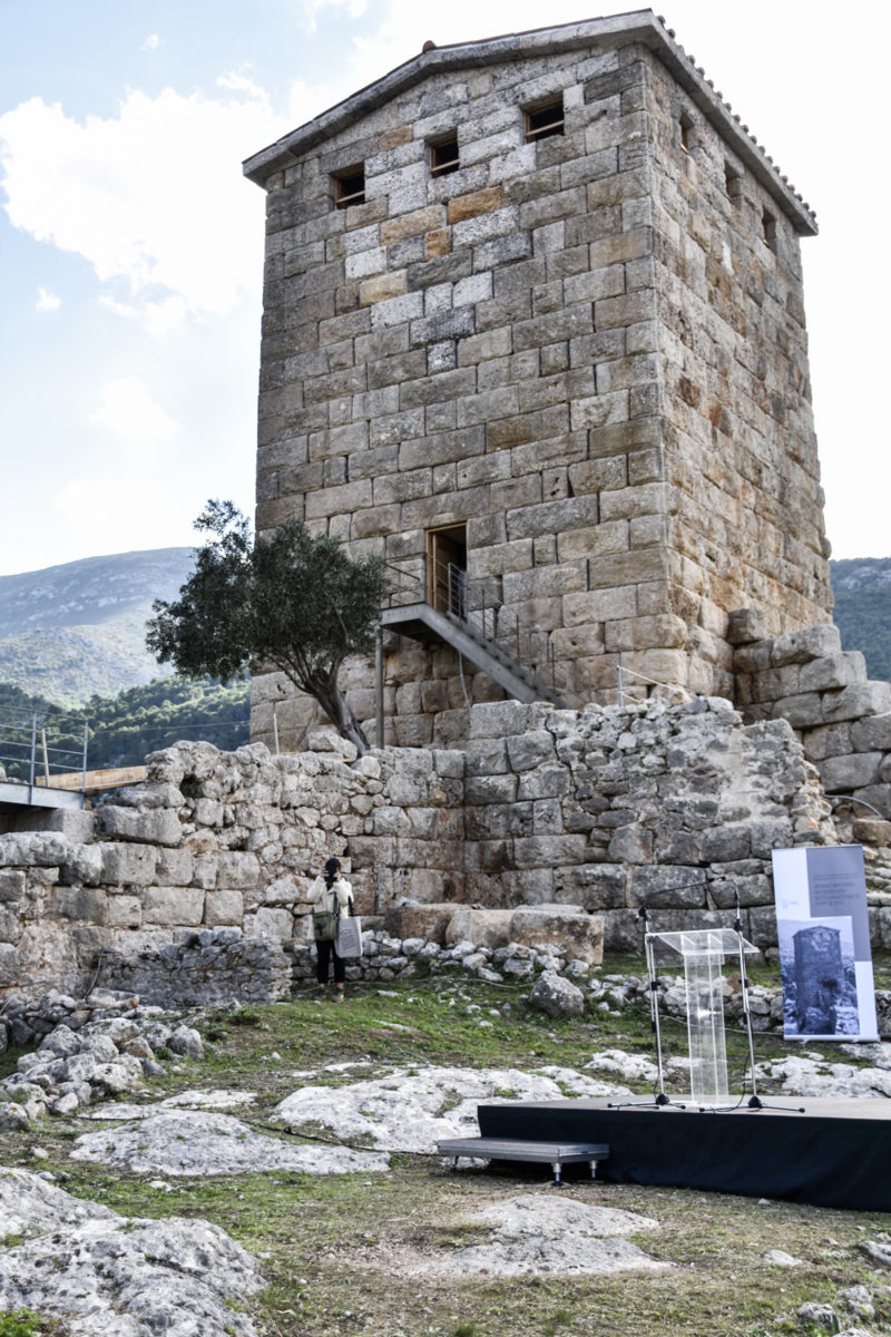 The southeast tower of the fortress of Aigosthena (photo: Ephorate of Antiquities of West Attica). 