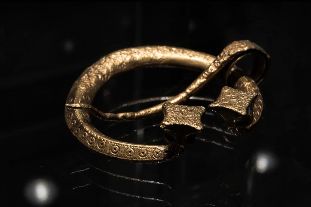 View of the exhibition “Treasures of the Middle Ages from the State Archaeological Museum in Warsaw”. Photo: Nikos Mylonas.