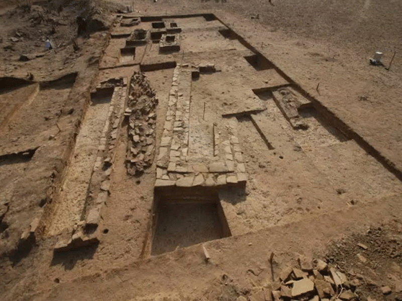 The burial site is estimated to be 4,600 to 5,200 years old. Photo Credit: Times of India/TANN.