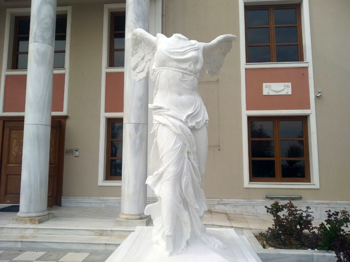 The replica of the Nike of Samothrace (photo: Athens and Macedonian News Agency)