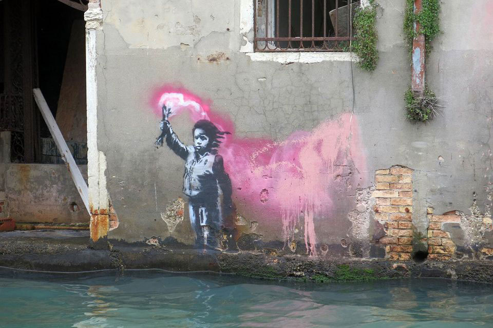 migrant child bansky venezia