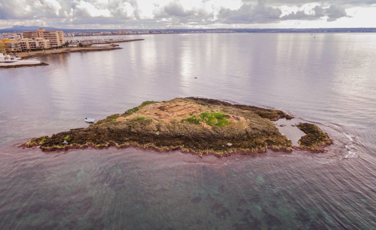 Islote of Sa Galera, next to the city Palma de Mallorca. Photo Credit: AMICS DE NA GALERA/El Pais.