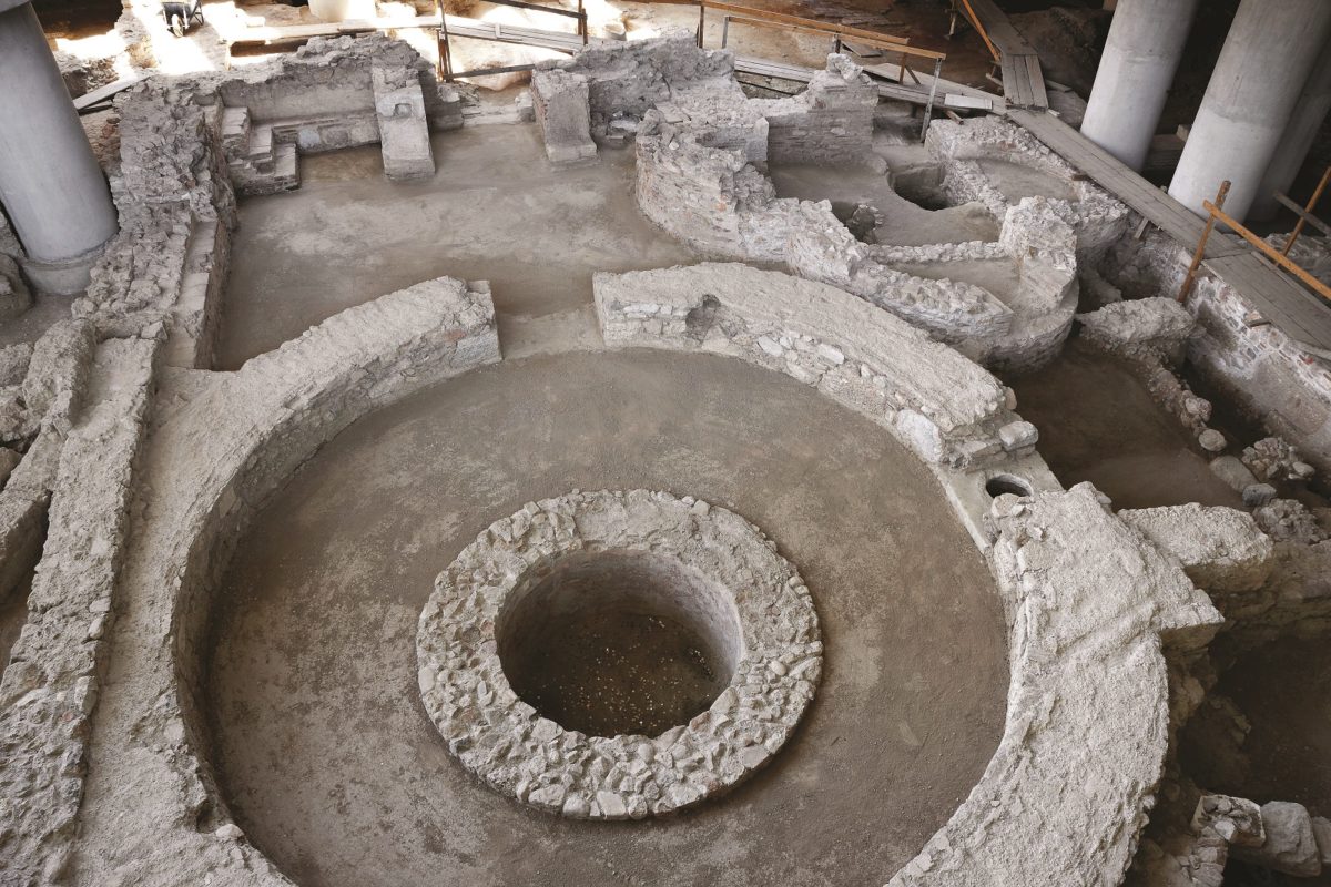 5.	Circular room of building E at the archaeological excavation © Acropolis Museum. Photo Nikos Daniilidis