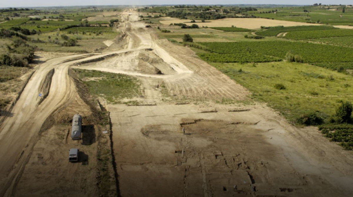 Archaeological excavation of Roman farm at Mont Ferrier site in Tourbes, France. Grape seeds closely related to Pinot Noir and Savagnin Blanc were excavated from a well dating to the first century CE. Credit : M. Compan, Inrap