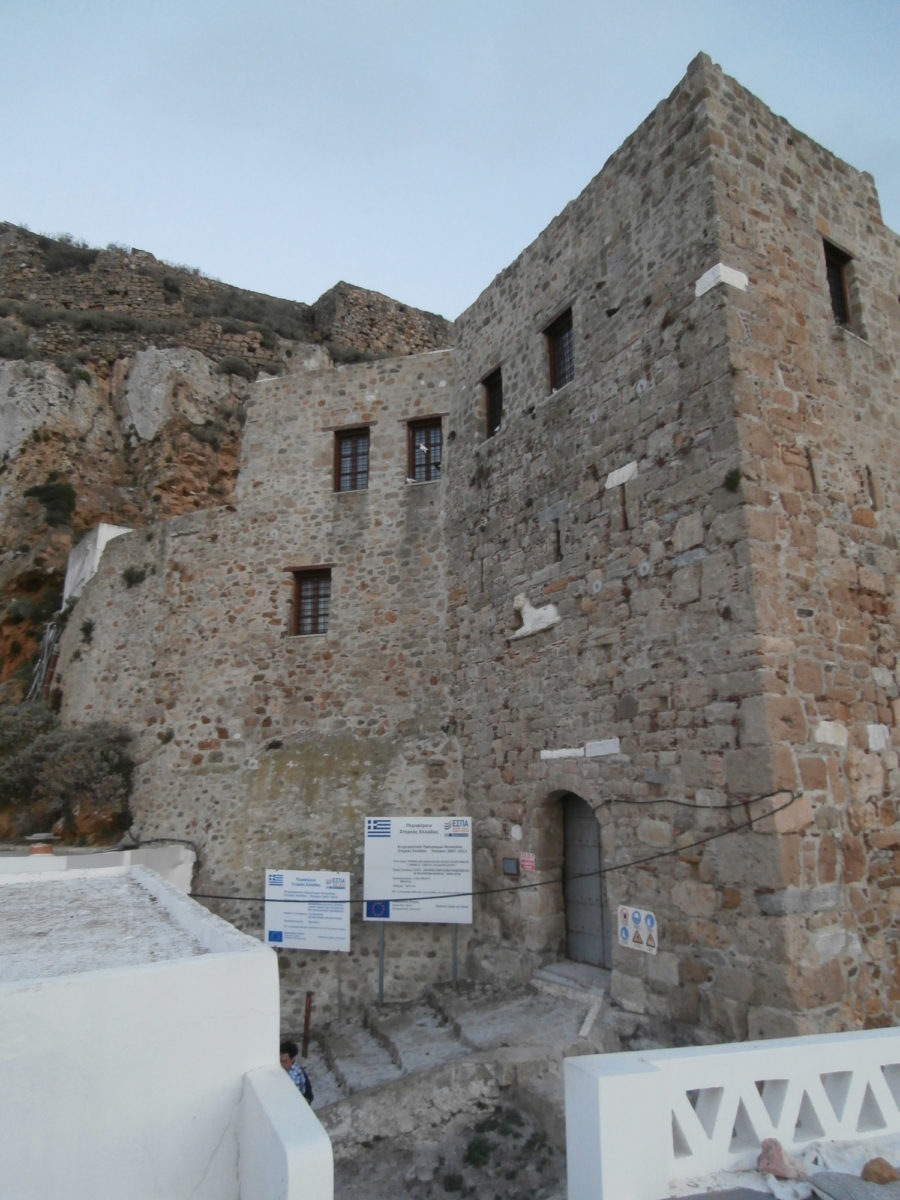 The entrance to Skyros Castle (photo: Wikipedia).