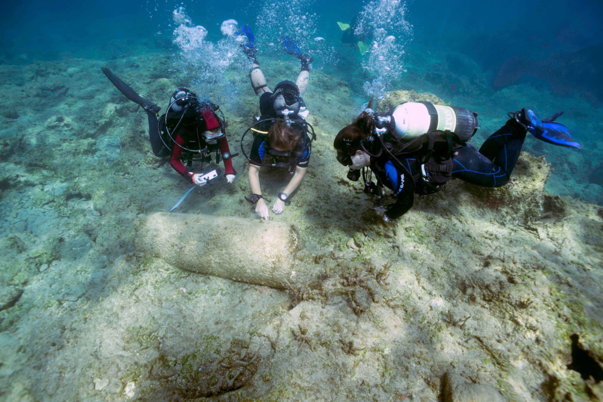 In the middle of the wreck lies an Aswan granite column also believed to belong to the vessel.