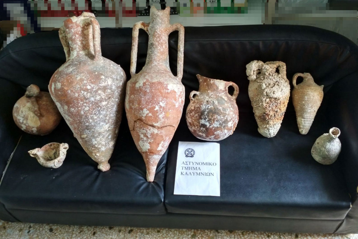 The antiquities in the illegal possession of two individuals on Kalymnos (photo: Hellenic Police)
