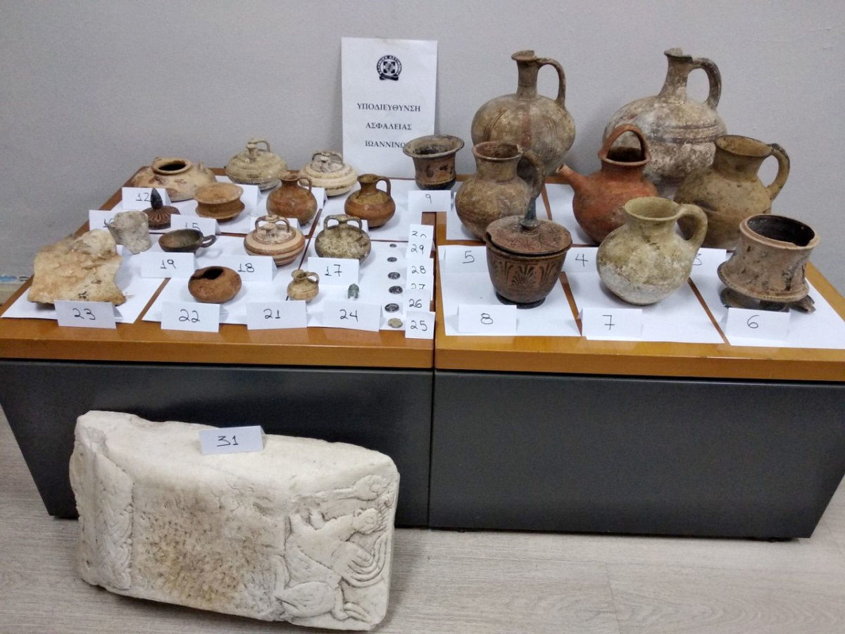 The ancient artefacts confiscated in the village of Corinth (photo: Hellenic Police)