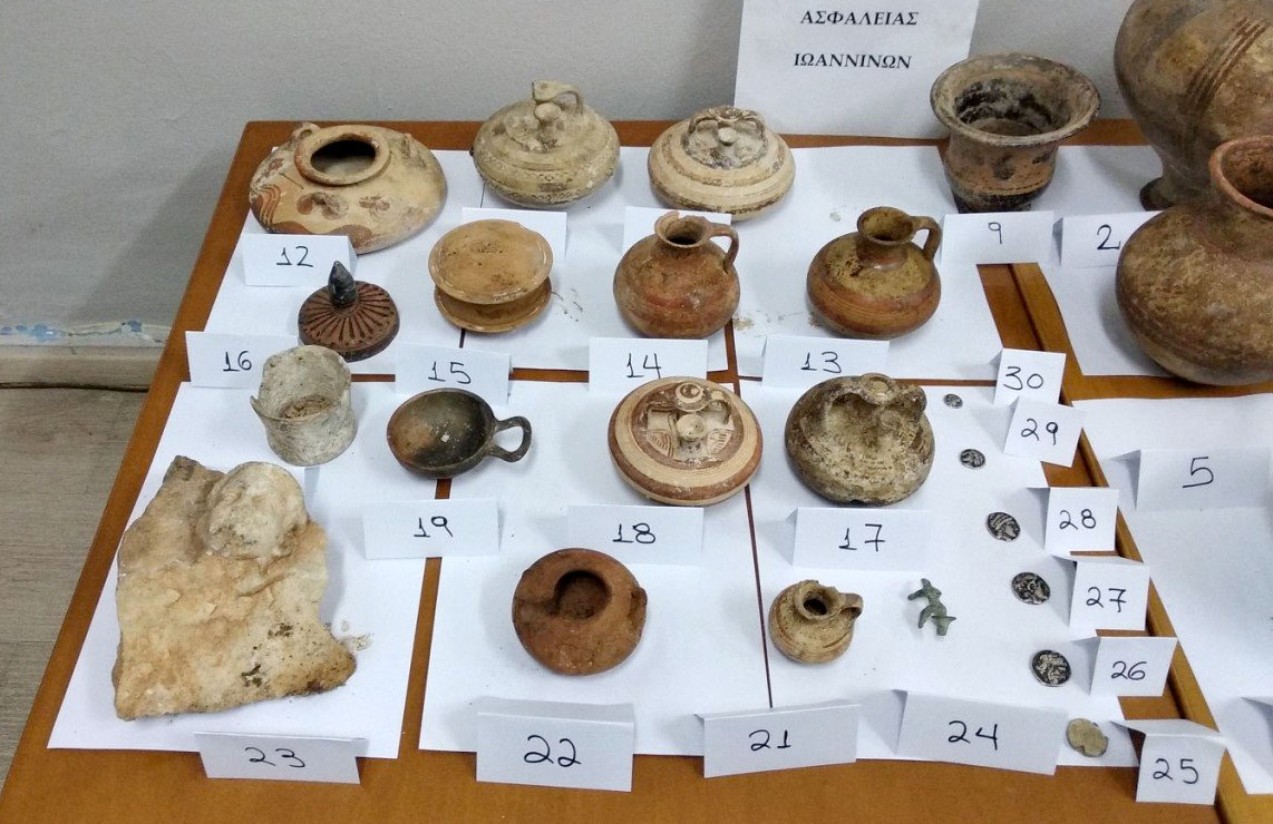 The ancient artefacts confiscated in the village of Corinth (photo: Hellenic Police)