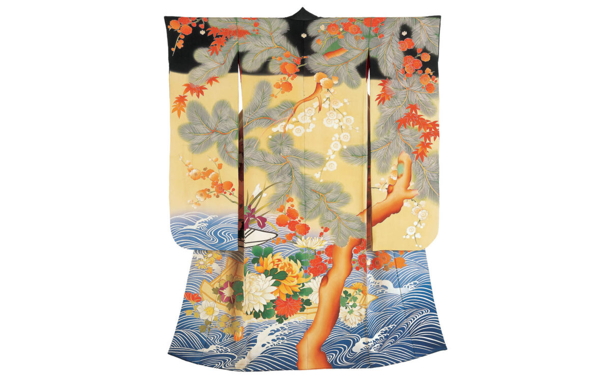 Kimono made for a young woman: 1905-1920, most likely from Kyoto, Japan. © Khalili Collection, K106 (photo: V&A Museum).