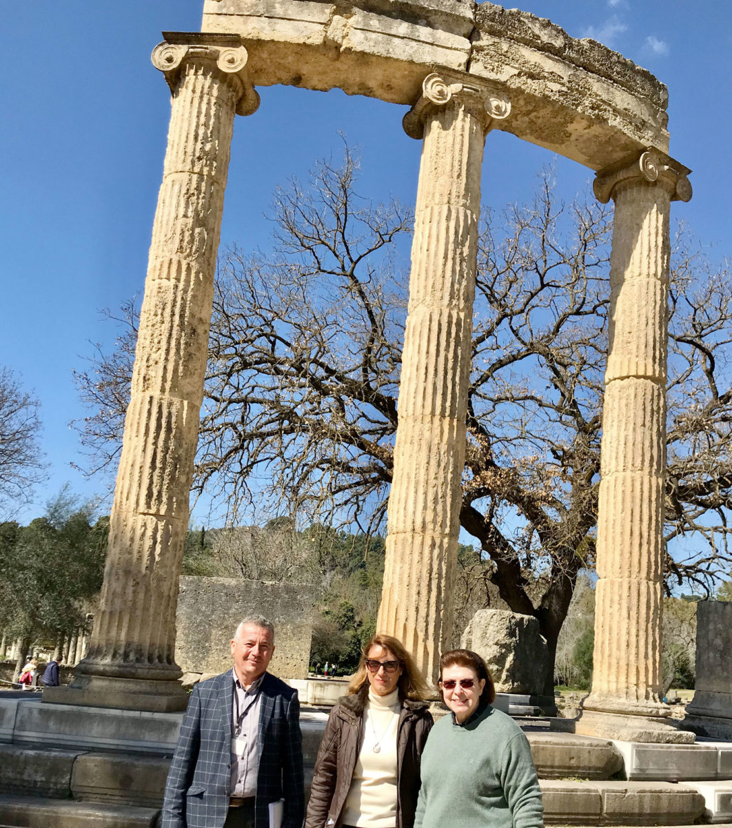 Minister of Culture and Sports Lina Mendoni at Olympia with the head guard and the Ephorate of Antiquities of Olympia (photo: MOCAS).