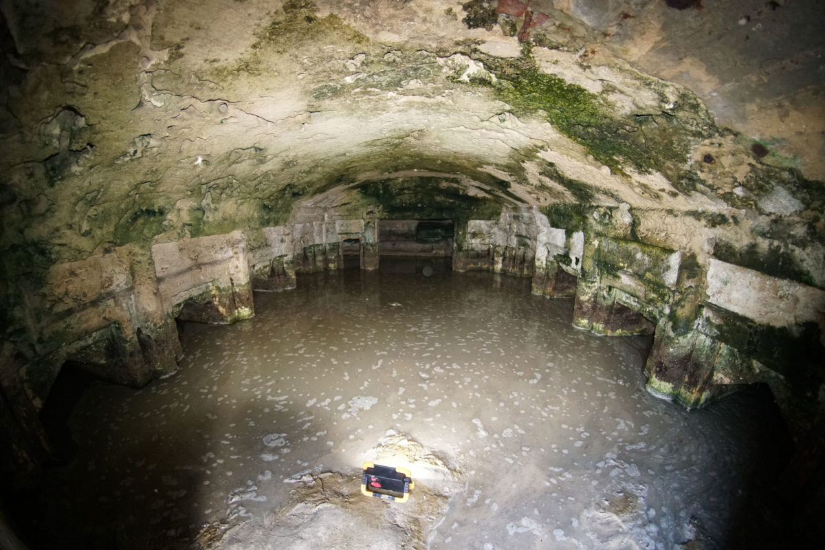 The burial chamber G today.