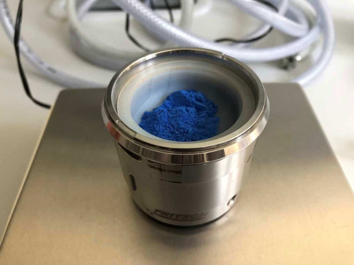 Egyptian blue: the researchers obtained the nanosheets from this powder. Photo: University of Göttingen