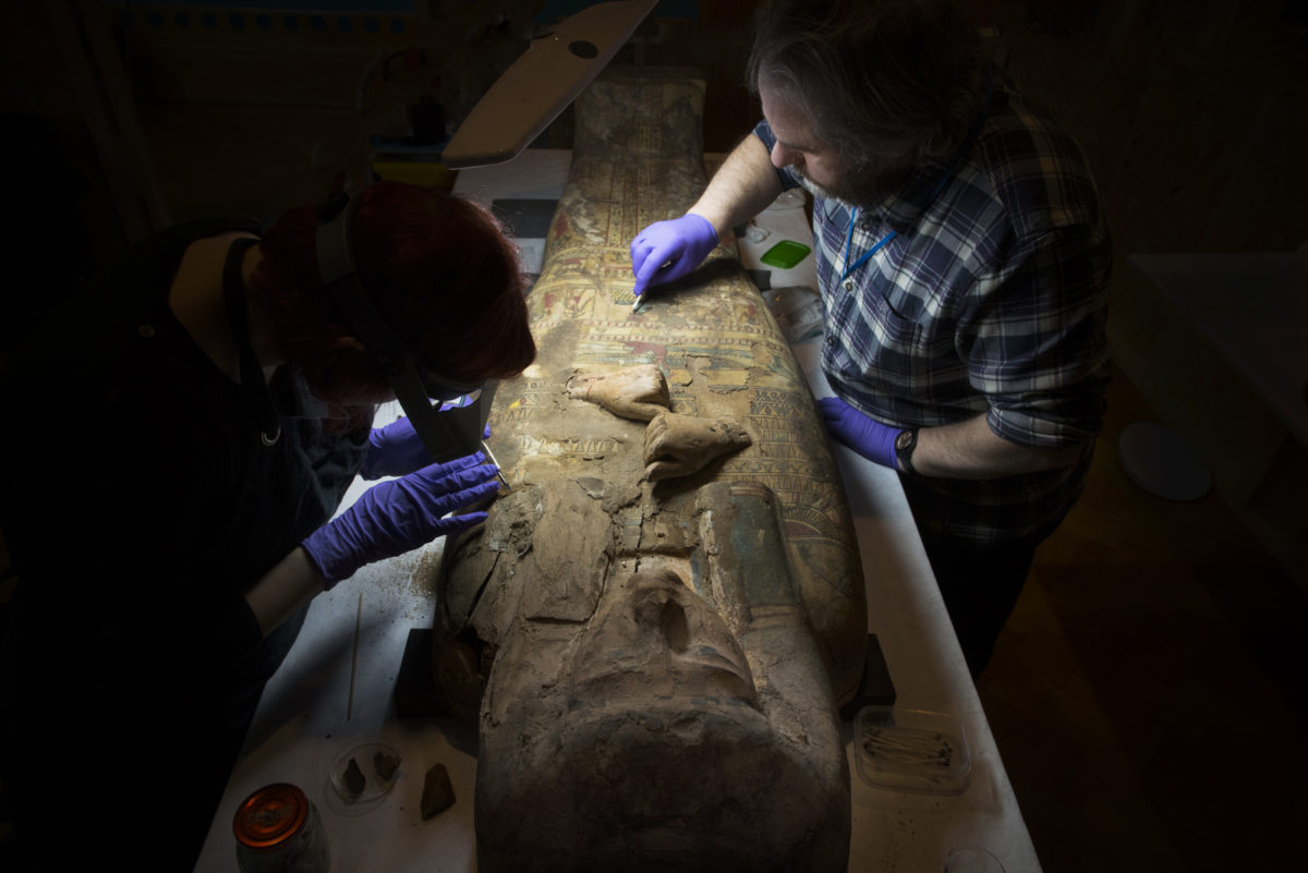 Perth Mummy Ta-Kr-Hb with Dr Mark Hall and Anna Zwaggermann.