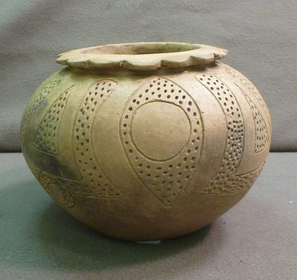 Out-of-towners flocked to ceremonial sites on Florida’s Gulf Coast for hundreds of years to socialize and feast. Crystal River was home to one of the most prominent sites, which featured shell mounds, a plaza and a burial ground with distinct ceramics known as Weeden Island pottery. Credit: Thomas J. Pluckhahn