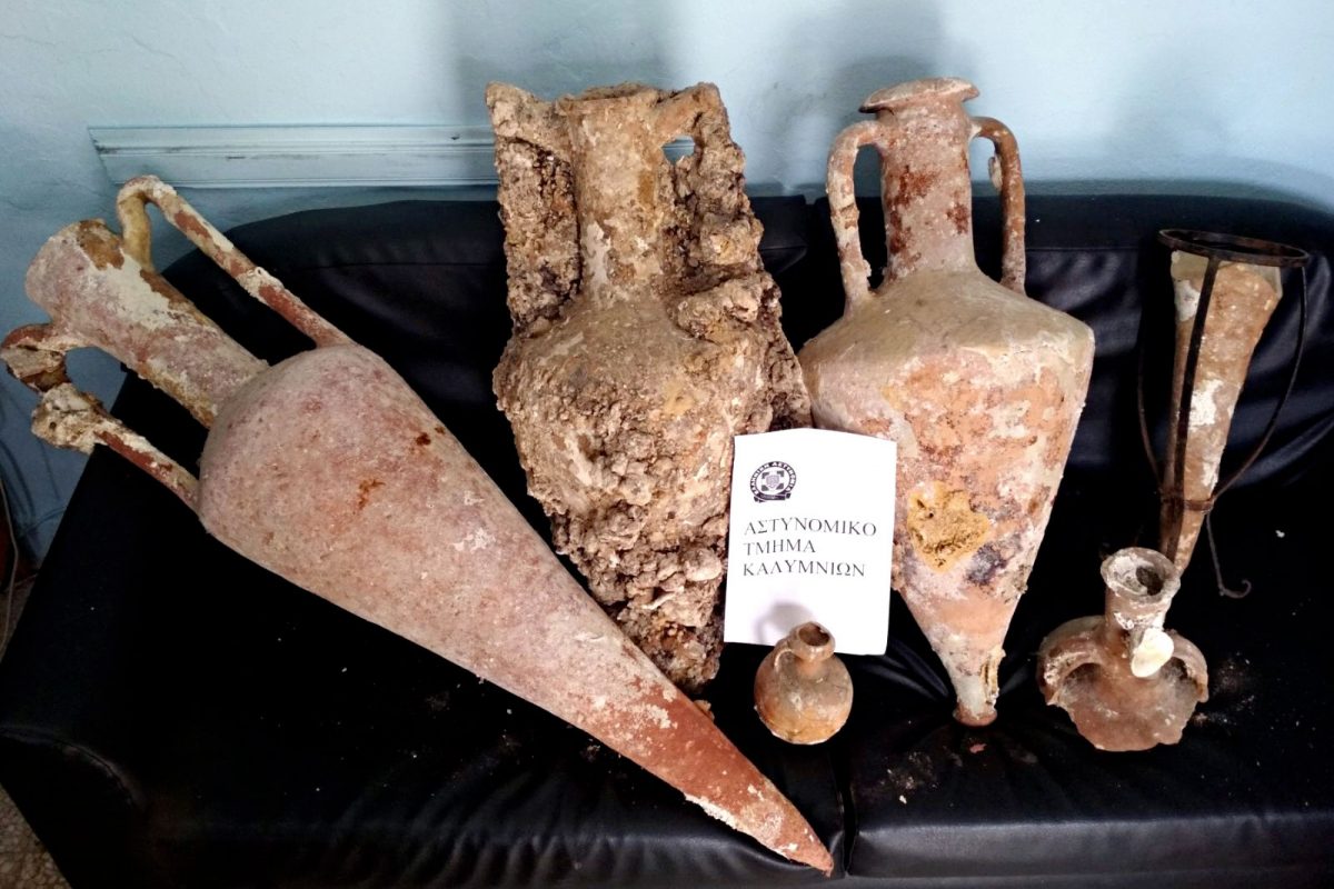 The confiscated antiquities on Kalymnos (photo: Hellenic Police)