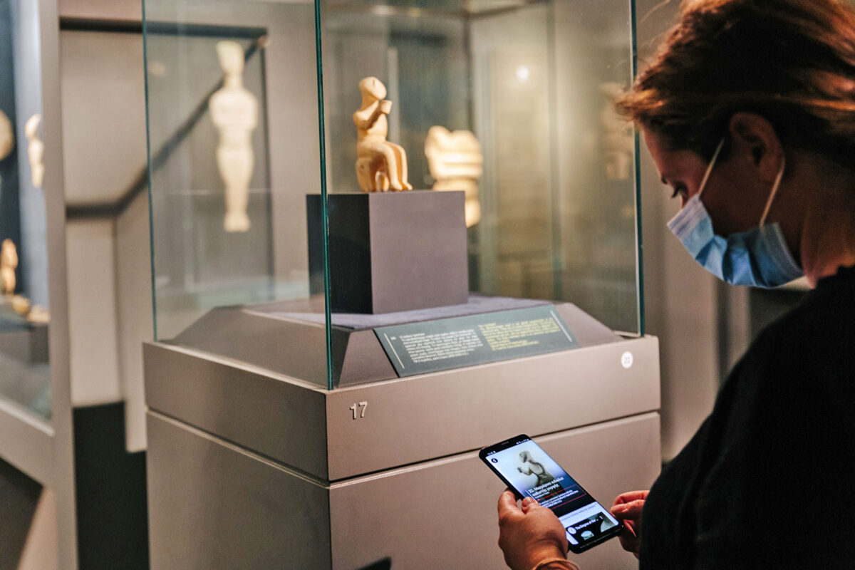 Guided tour of the Museum of Cycladic Art: Photo© Paris Tavitian.