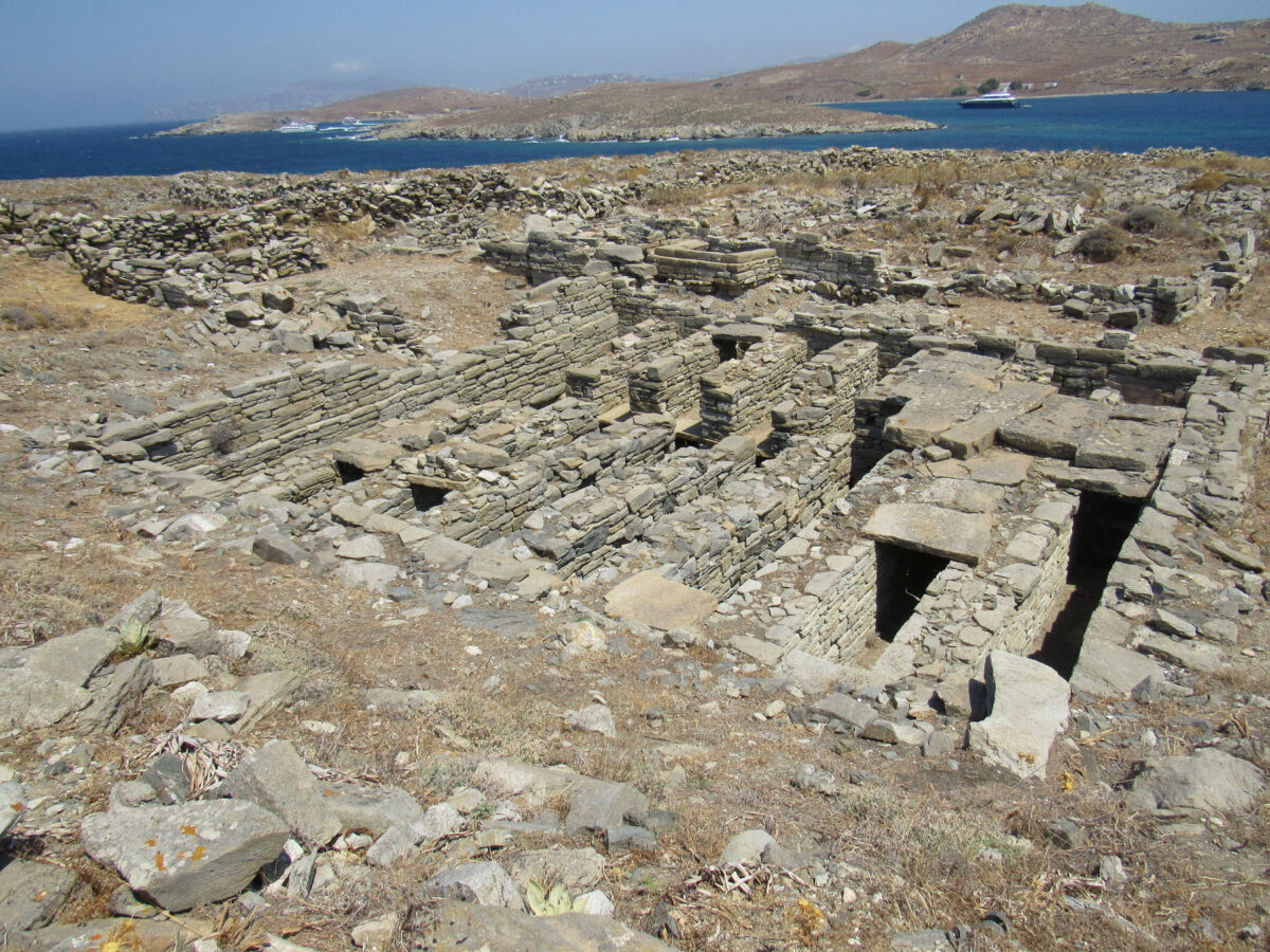 Underground burial building (columbarium) in the Delian necropolis on Rheneia. (photo: MOCAS)