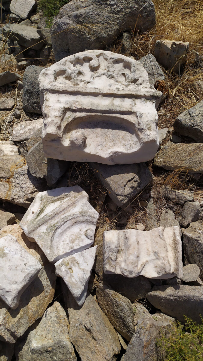 Parts of a burial stele found in this season’s excavations on Rheneia. (photo: MOCAS)