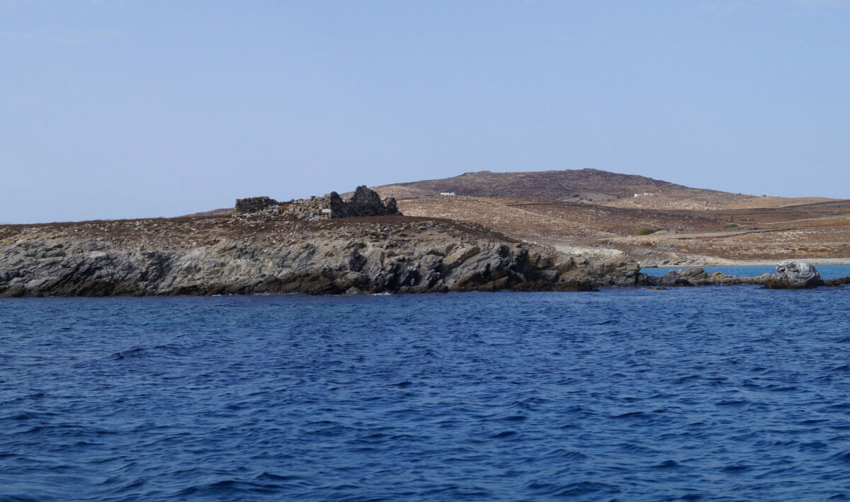 Ruins of the quarantine station of Delos (Rheneia) situated at Karantina. (photo: MOCAS)