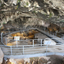 Who lived in the Theopetra Cave?