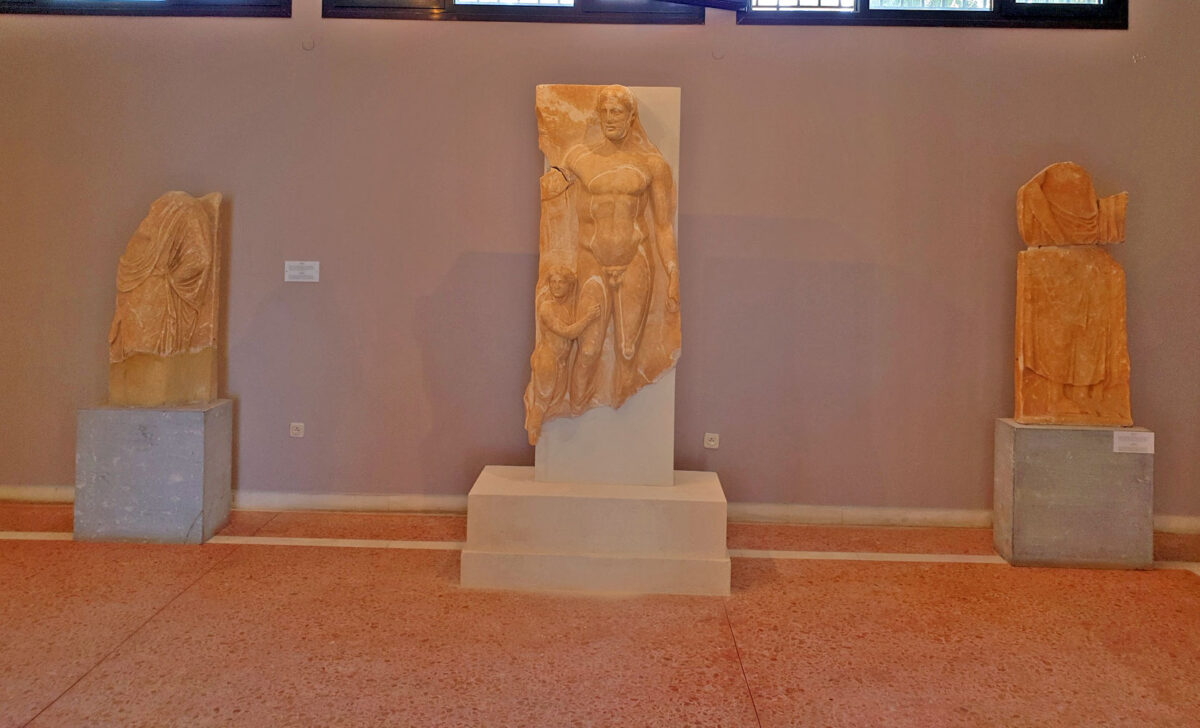The grave stele from the excavation at Xobourgo (photo: MOCAS).