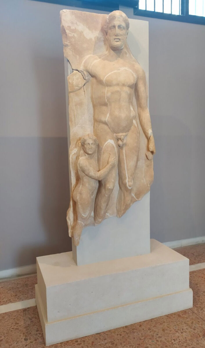 The grave stele from the excavation at Xobourgo (photo: MOCAS).