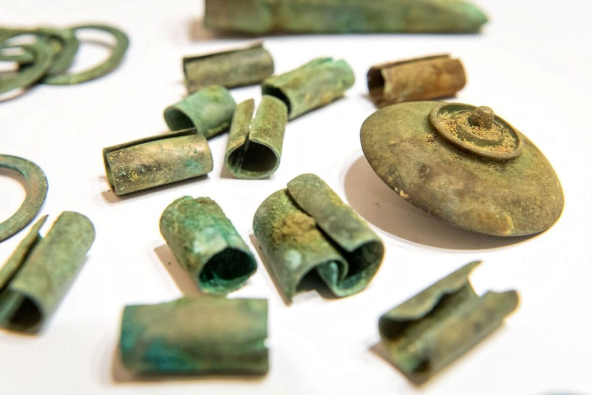 Bronze pieces. Image Credit : Tytus Zmijewski