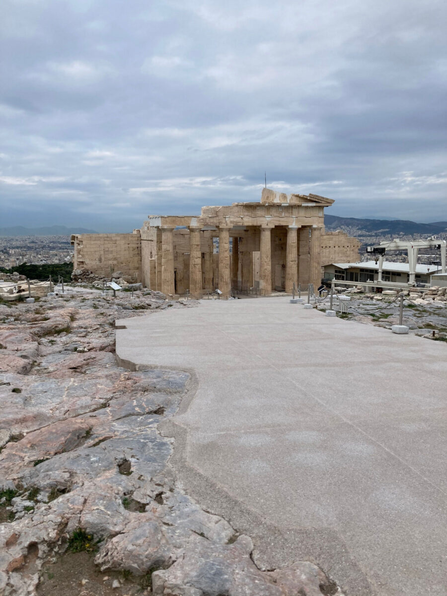 The new route with the Propylaea in the distance (photo: MOCAS)