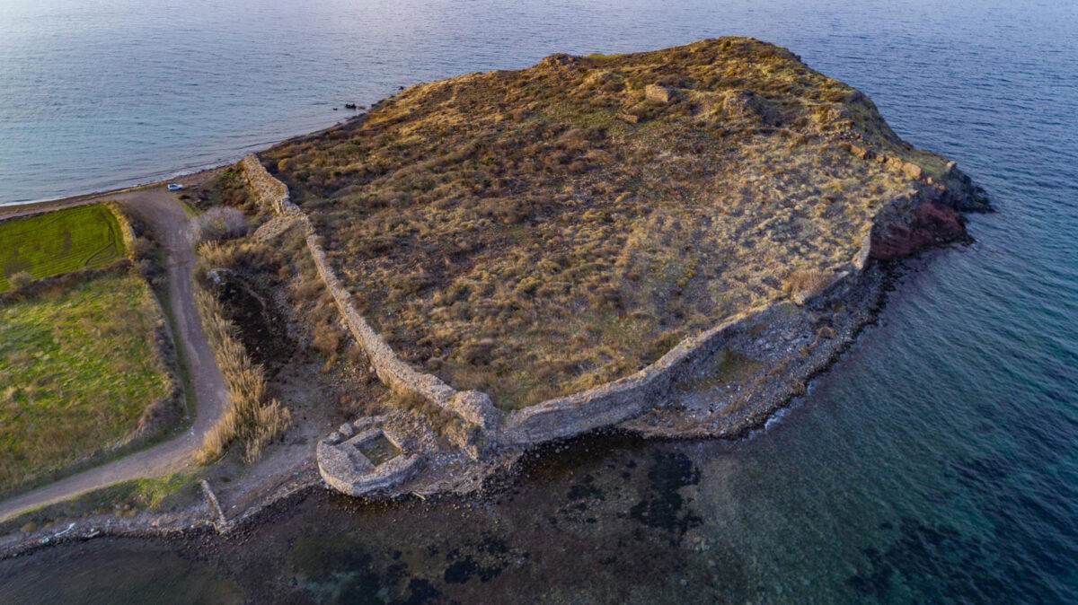 The Castle of Agioi Theodoroi (also called Ovriokastro today) is situated on the peninsula of ancient Antissa. (Image credit: Ephorate of Antiquities of Lesvos)