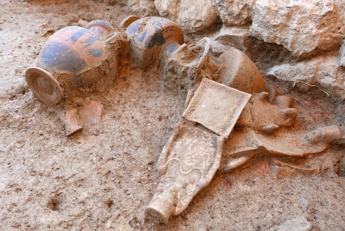 Findings next to the temple foundations (photo MOCAS).