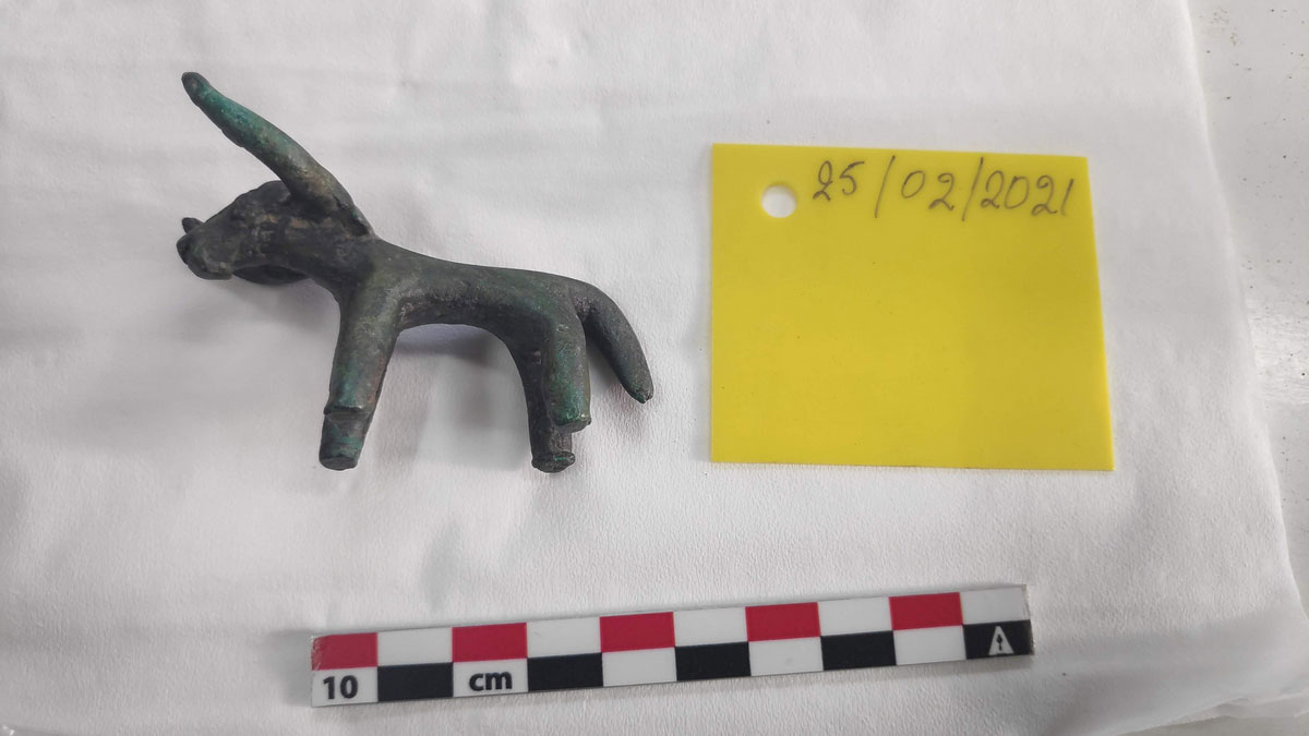 The bronze bull statuette that came to light at the archaeological site of Olympia (photo: MOCAS)