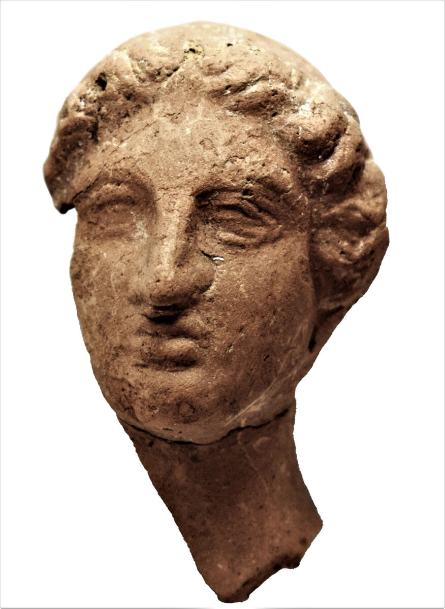 Head of a goddess, 4th c. BC. Photo: Hemathia Ephorate of Antiquities