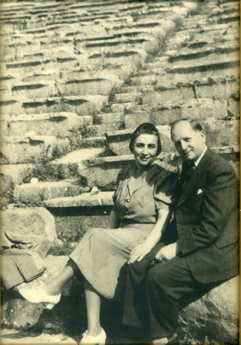 Melpo and Octave Merlier at Delphi, 1950. Centre for Asia Minor Studies.