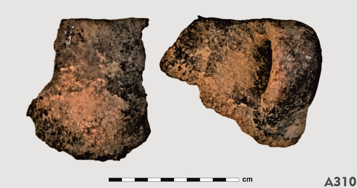 •	Sections of a tripod cooking vessel (AUTH- PlantCult). The photograph was given to the AMNA by A. Dimoula 