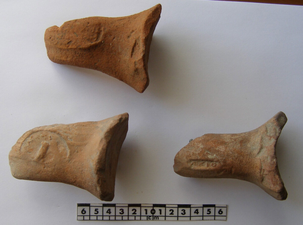 Stamped handles of commercial amphorae (photo: MOCAS). 