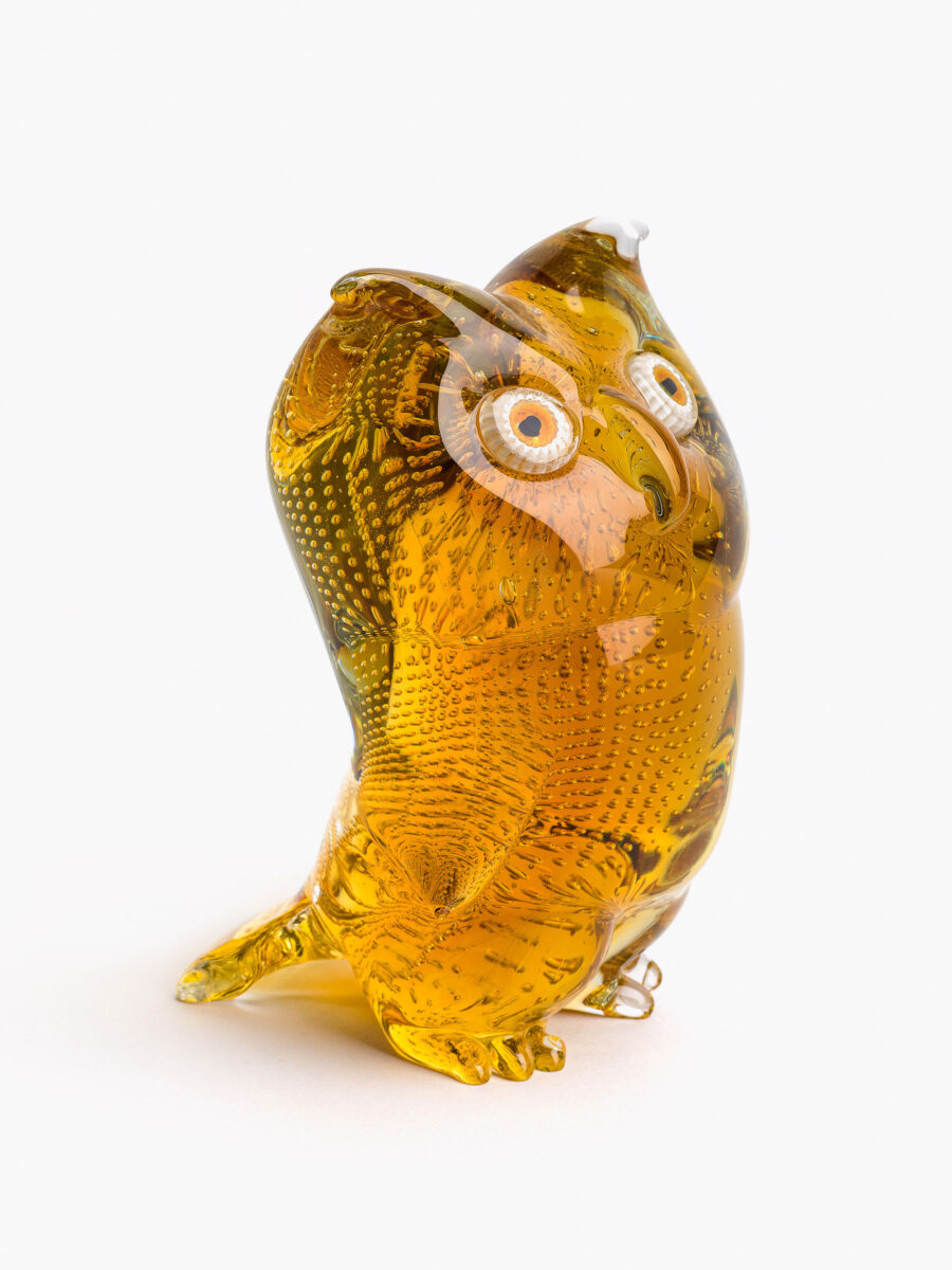 Owl in amber glass with murrine eyes, 1980s. Ph. Enrico Fiorese