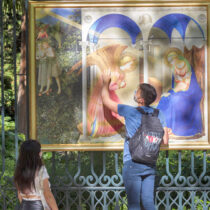 Replicas of masterpieces of art in the streets of Madrid