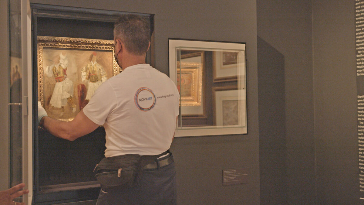 The two works by Eugene Delacroix being transferred to the Benaki Museum (photo: Benaki Museum) 