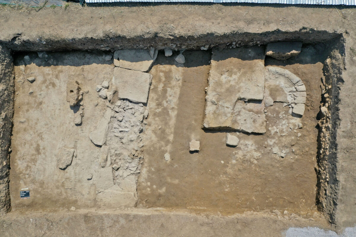 Semicircular gridiron from the temple of Artemis Amarysia (earlier architectural phase) (photo: MOCAS)   