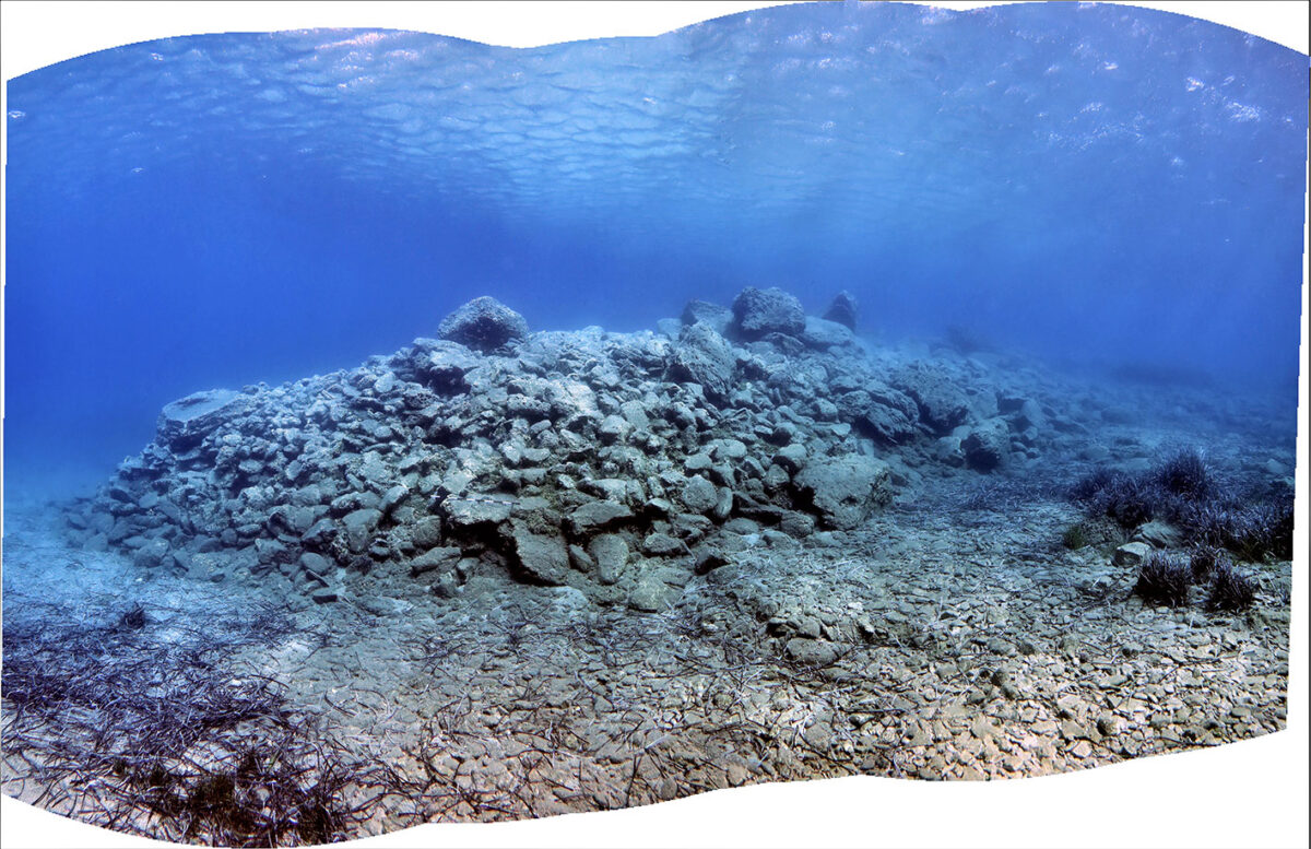 Side view of rockfill from Roman harbour work in the Kouremenos Bay (photo: MOCAS)
