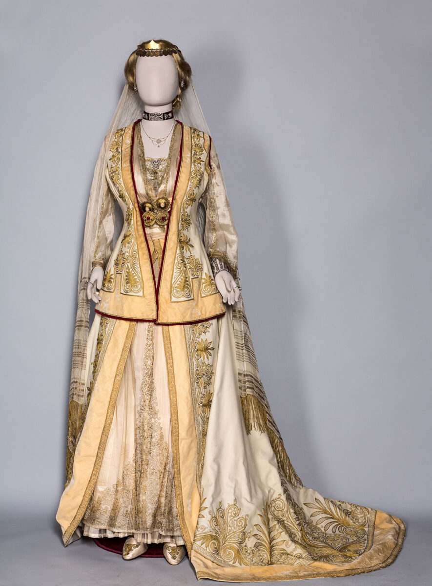 Court dress established by Queen Olga. Owned by Sophia Alexandrou Soutsou, lady in waiting of Queen Sophia, Athens 1880-1910. Benaki Museum (Dress 271).	