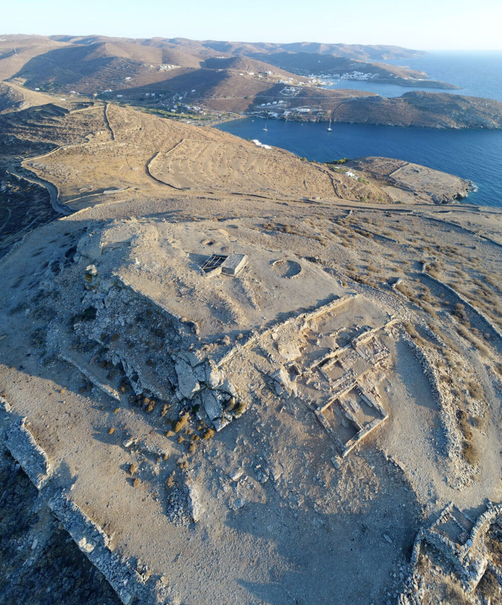 Fig. 1. View of the acropolis of ancient Kythnos from the north (photo: K. Xenikakis)