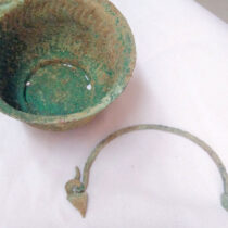 Cist grave uncovered in Nea Styra