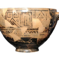Multiple individuals are buried in the Tomb of Nestor’s Cup